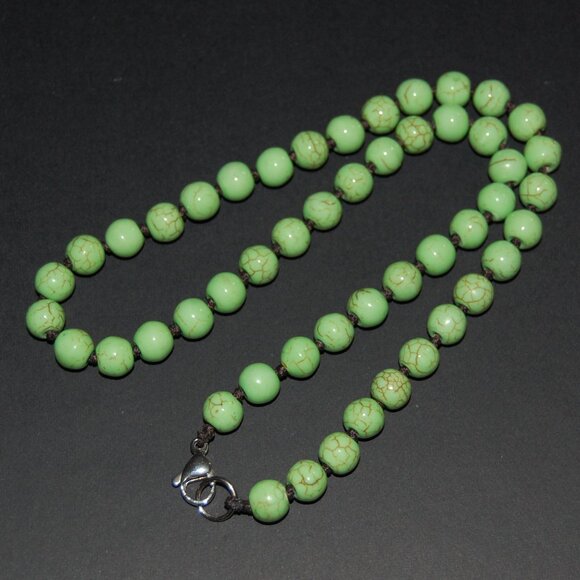 Green Stone Necklace,Hand Knotted Necklace,Green Necklace - Picture 2 of 4